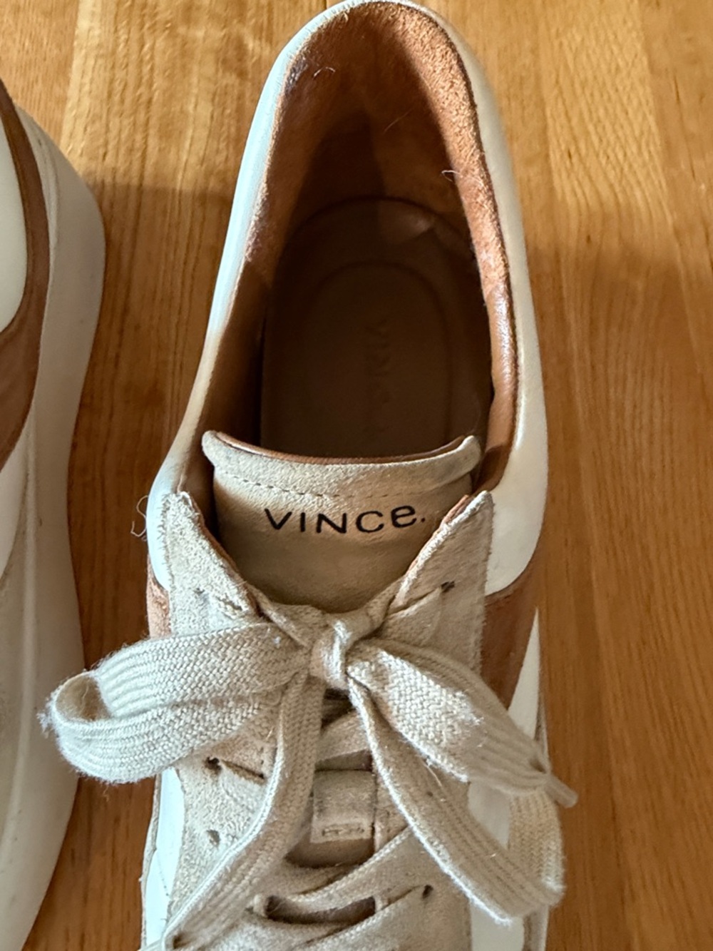 Vince Women’s White and Beige Low-Top Suede & Leather Sneakers Size 9 - Picture 2 of 10